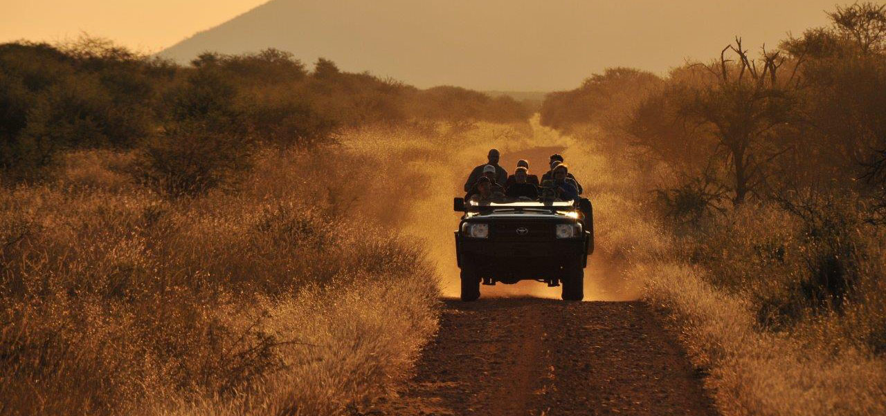 Wildcon-Safaris-Ranger-Buck-Safaris-Rhino-3