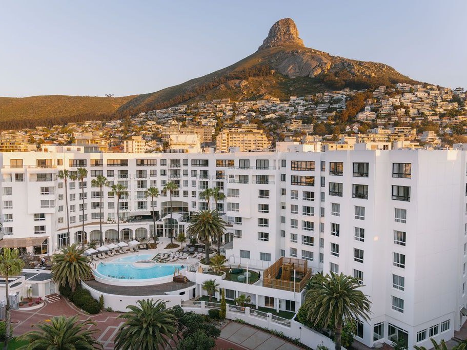 The President Hotel in Bantry Bay below Lion’s Head, Cape Town